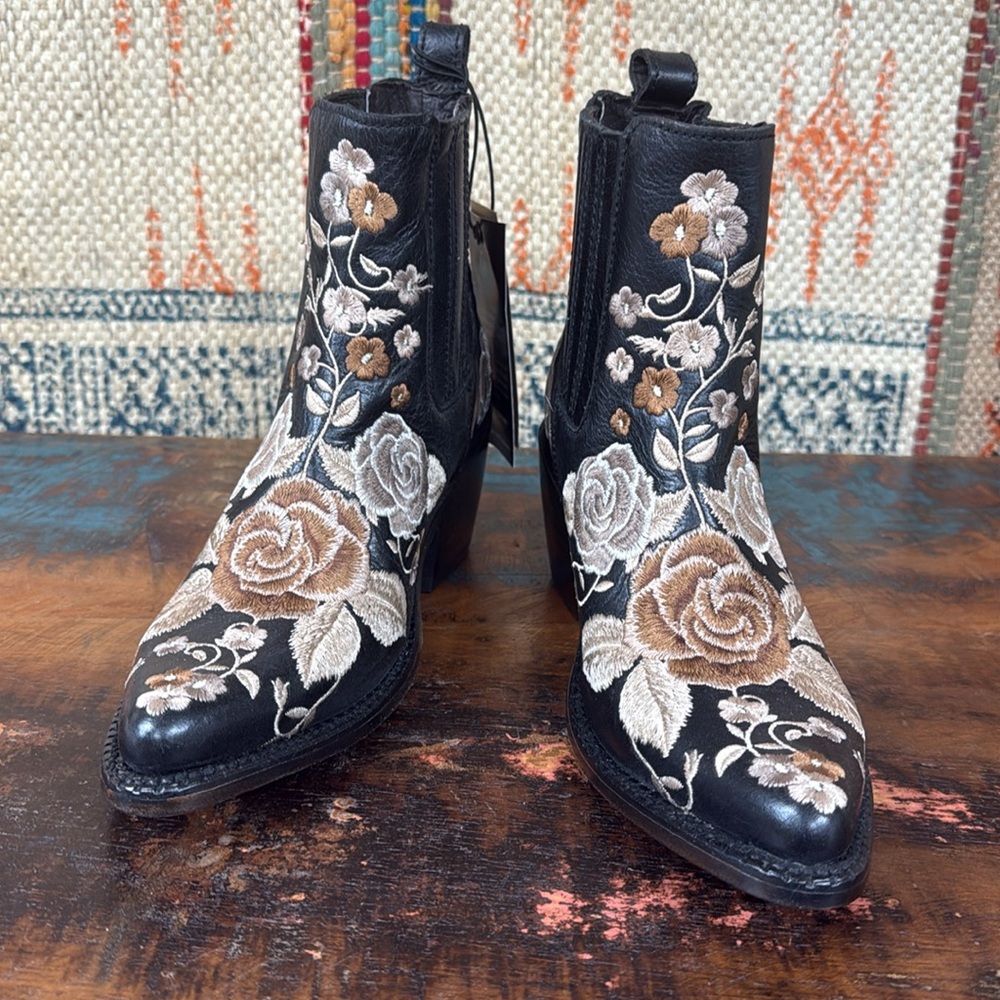 Liberty Black Women's Mossil Negro Bootie. New with tags. - Picture 4 of 8